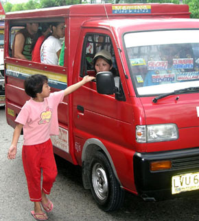 Davao kids asking for Christmas presents